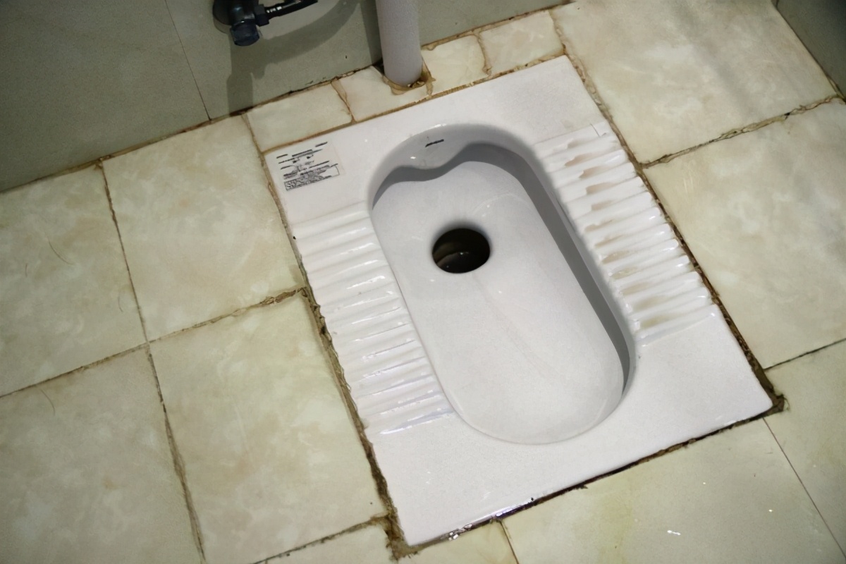 厕所改造增加一个蹲坑,厕所改装蹲厕多少钱