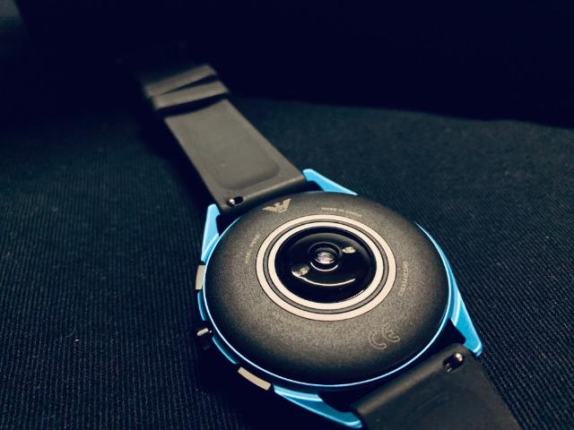 阿玛尼第五代智能手表,阿玛尼手表5a