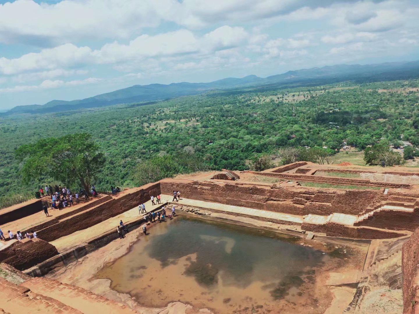 一生必去一次的神奇国度，榴莲白菜价，还有千与千寻里的海上火车