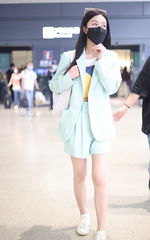 西装短裤当下最火的时髦穿搭,时尚百搭2022西装短裤