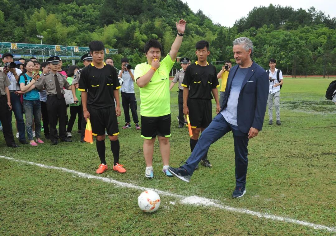 踢球的第7年想放弃了,绿茵场上挥洒汗水享受足球的快乐