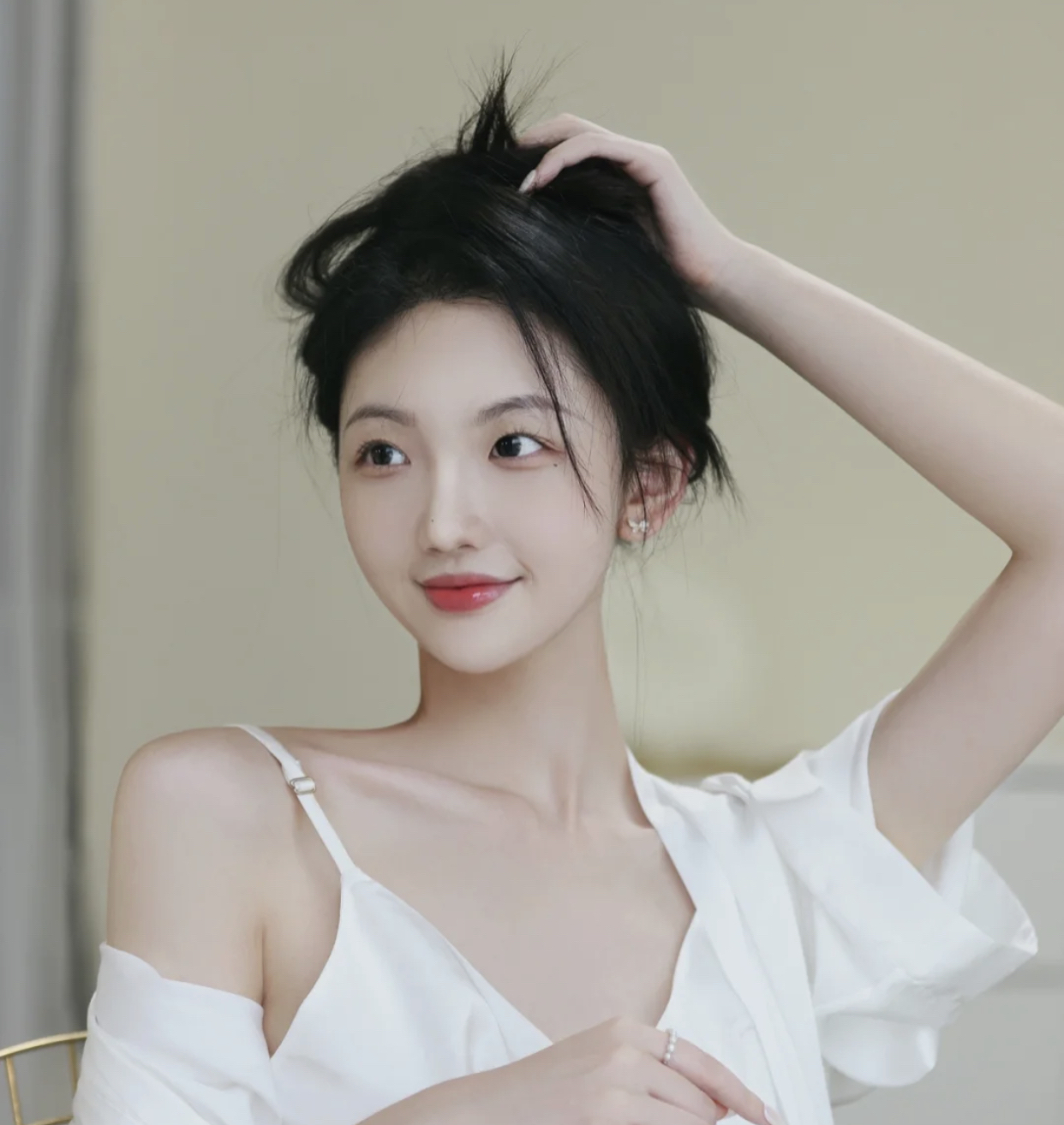 颈纹很深做什么运动,有很深颈纹的女生怎么改善