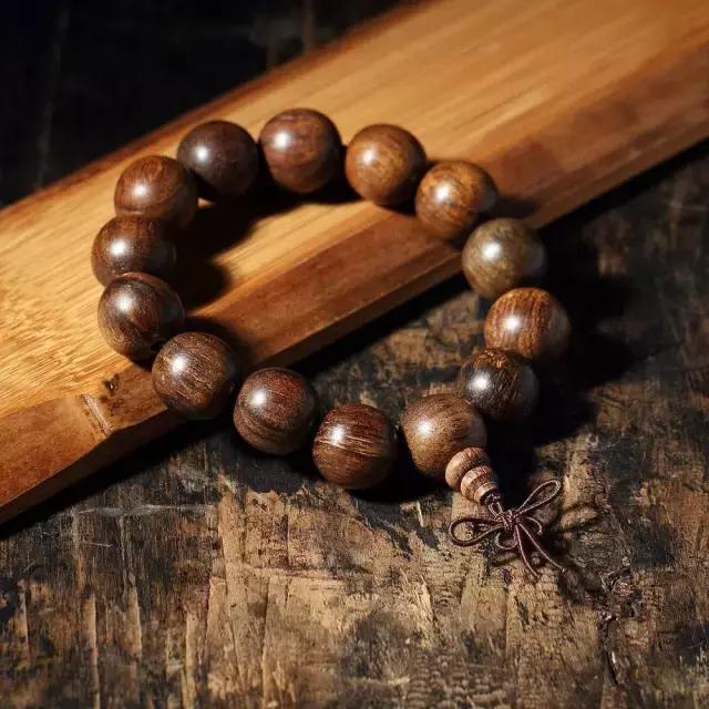 木质手串盘黑了怎么办,木质手串怎样盘出玻璃底效果