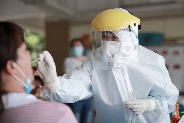 因未做核酸检测退票要扣手续费吗,无核酸证明坐不了飞机可以退票吗