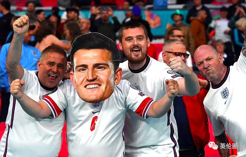 街头斗殴、醉酒裸奔...一大波短裙男子不顾警告涌入伦敦