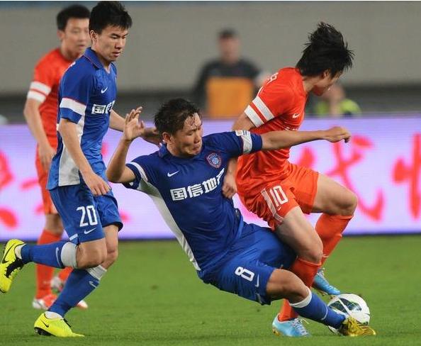 中国足球史第一个被终身禁赛,禁赛重罚足球