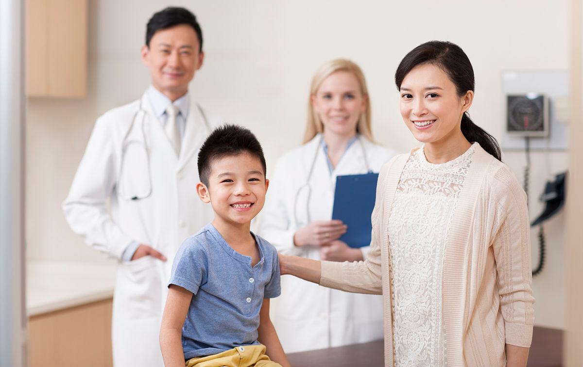 孩子有狐臭该怎样给她解释,孩子有遗传狐臭怎么办