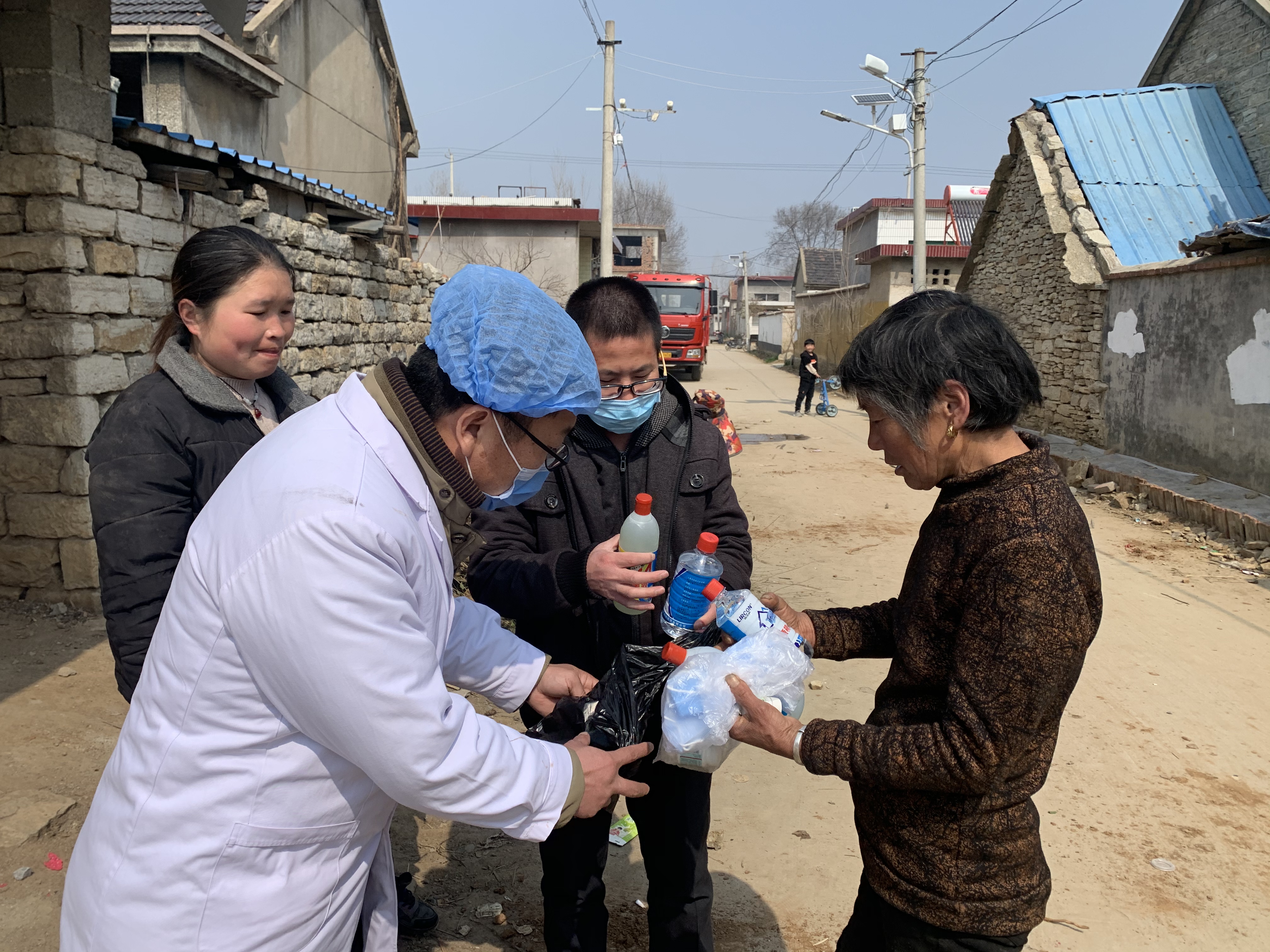 健康扶贫，一路故事一路歌