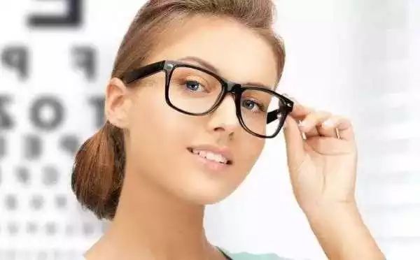 网上配了一副89块的眼镜