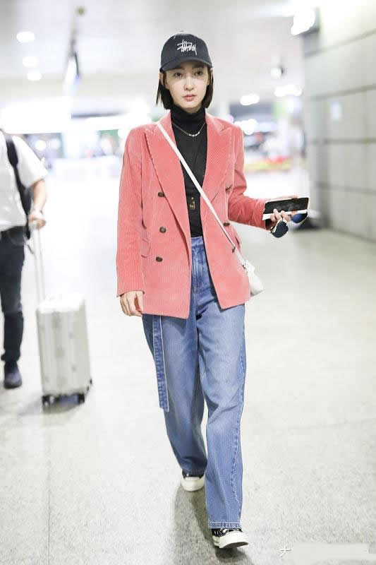 今年最火高个子牛仔裤冬季,今年冬季流行牛仔裤百搭颜色