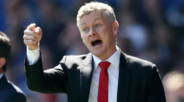 14秒覆盖球场+6脚将球传进球门!索式红魔霸气回应恶劣犯规,解气