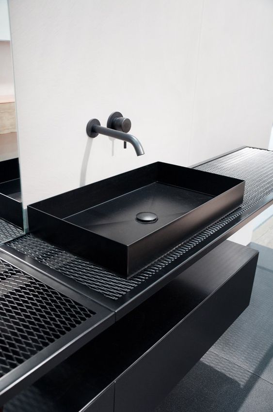 早该想到了！金属网做洗漱台，没有水花四溅，1个月都不用清洁