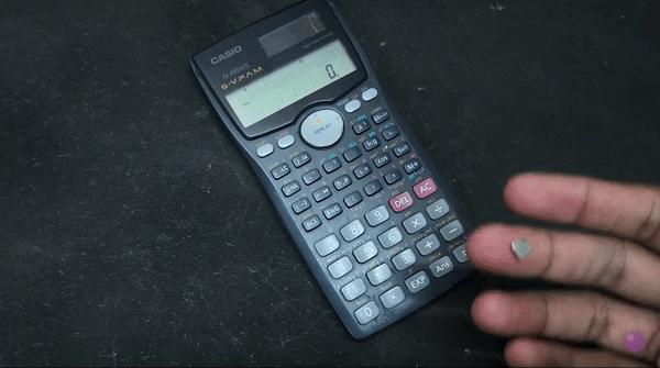 现实版天才枪手！印度小伙花158元改计算器“作弊”，能连谷歌