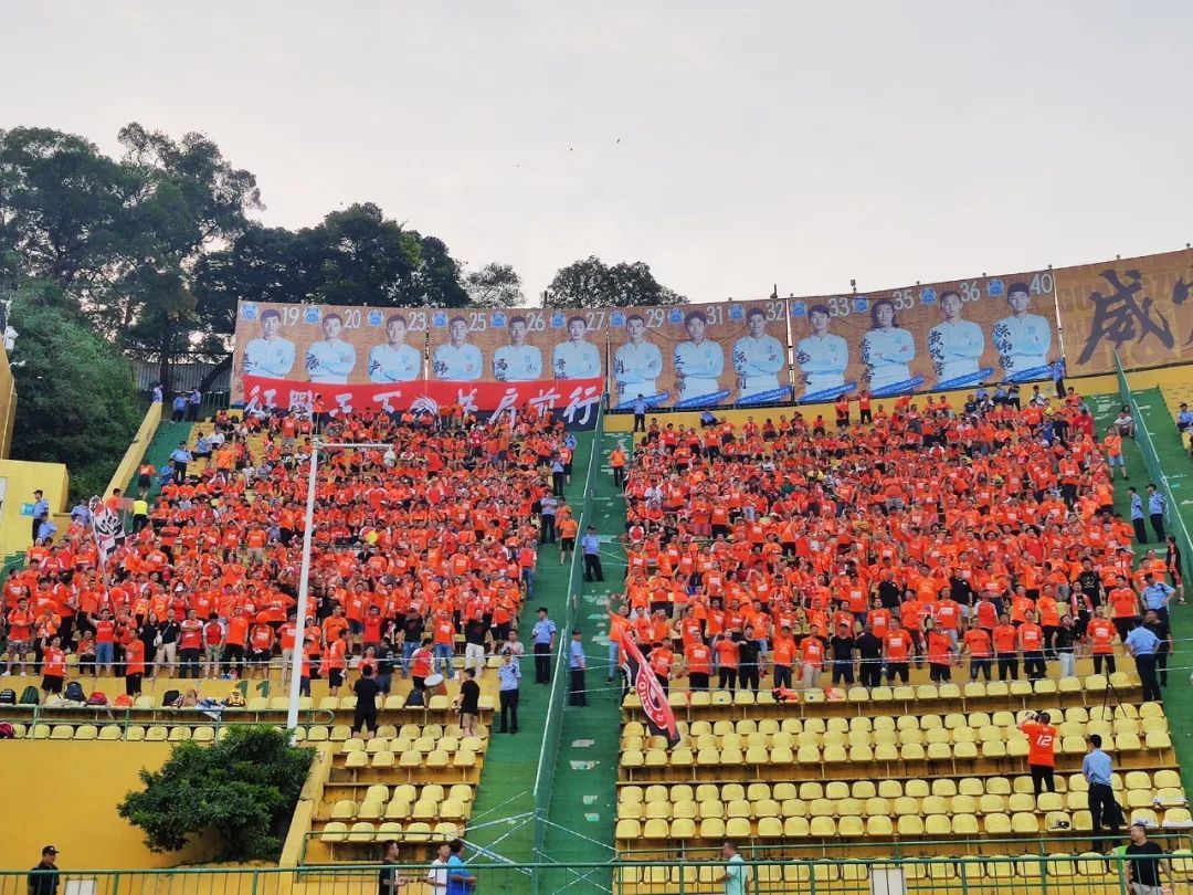 坚韧如钢铁温柔如蝶翼,武汉卓尔0:5广州恒大