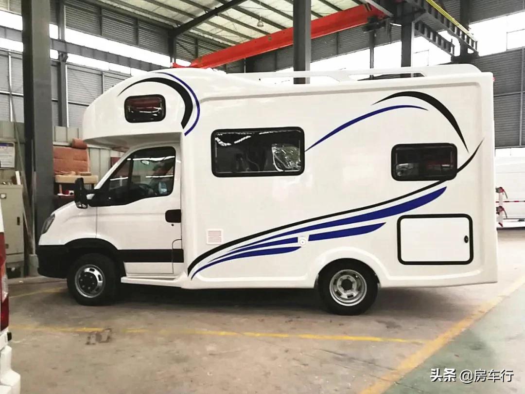 程力h500升顶露台房车官网,湖北程力房车30万元以下c型