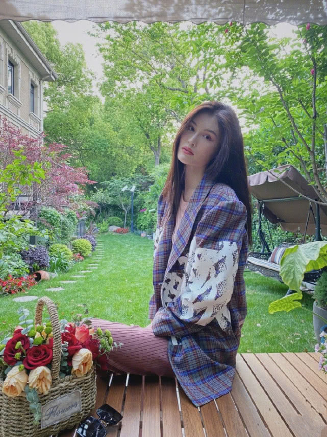 何穗晒照,何穗腹肌