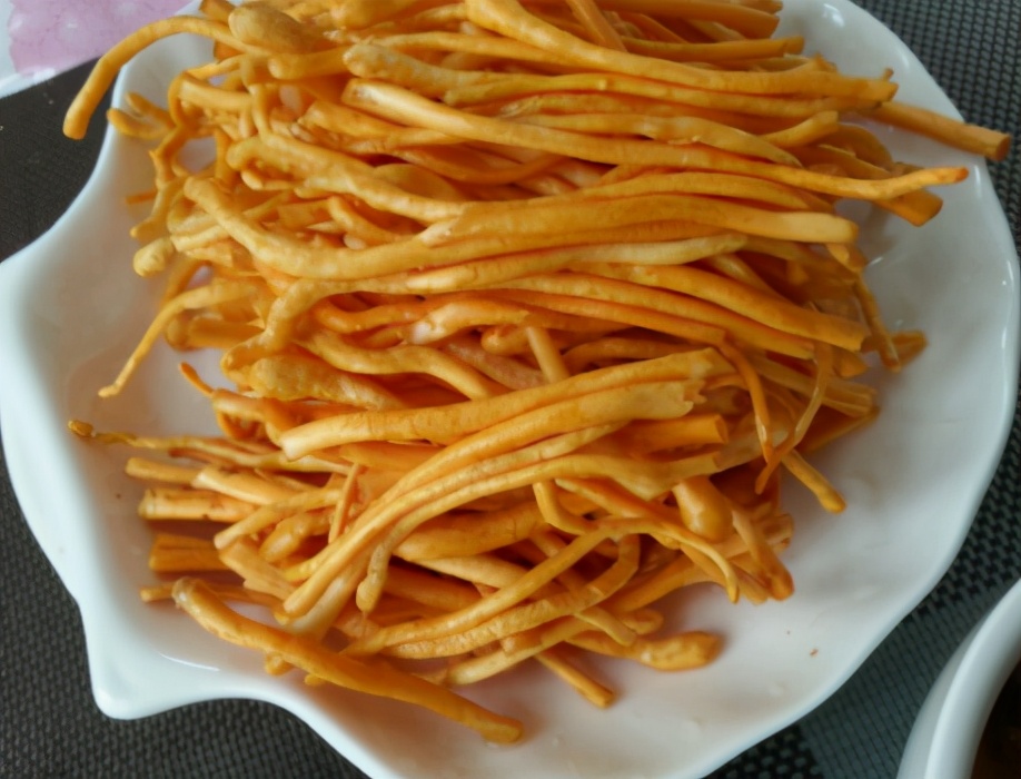 虫草花怎样跟鸡煲汤最好吃,鸡肉新鲜虫草花煲汤做法