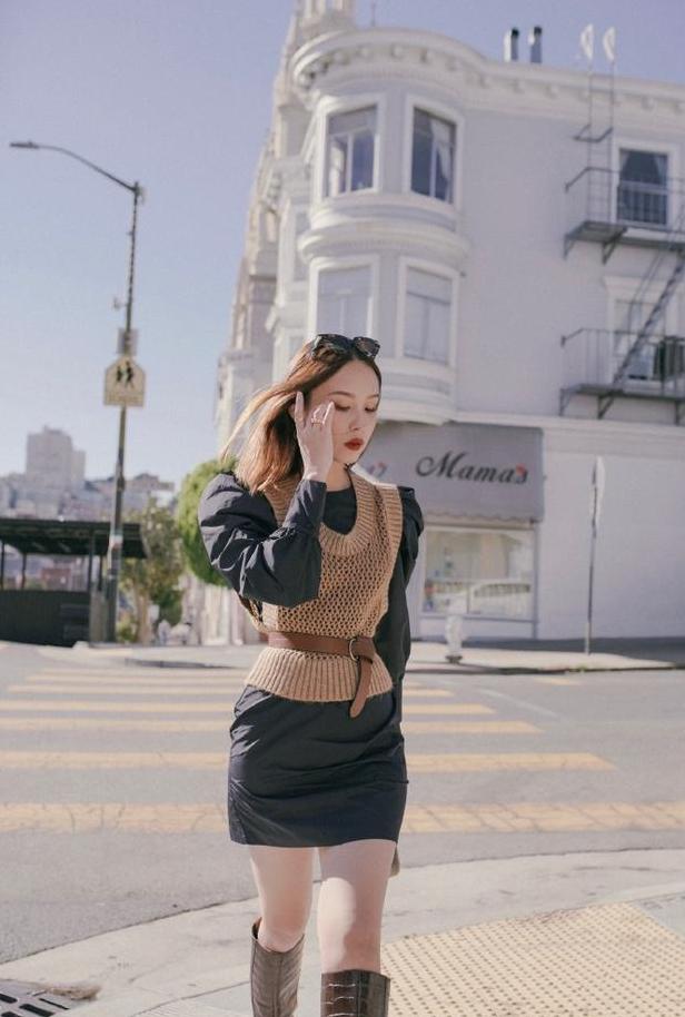 枫叶适合什么颜色的衣服,红叶穿什么颜色衣服好看