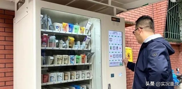 每层楼不能设置垃圾桶,每幢楼下不能放垃圾桶