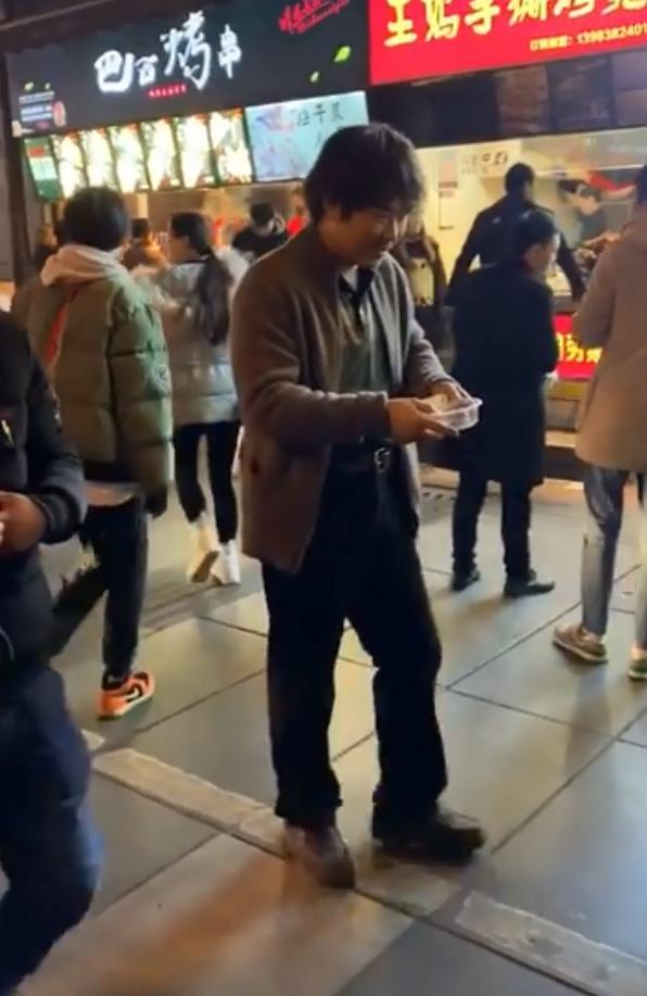 大鹏屌丝男士你瞅啥,大鹏屌丝男士放到现在是什么水平