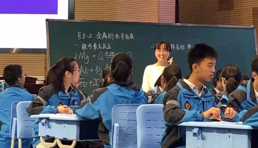 绵阳南山实验和南山双语哪个更好,绵阳南山中学和南山双语