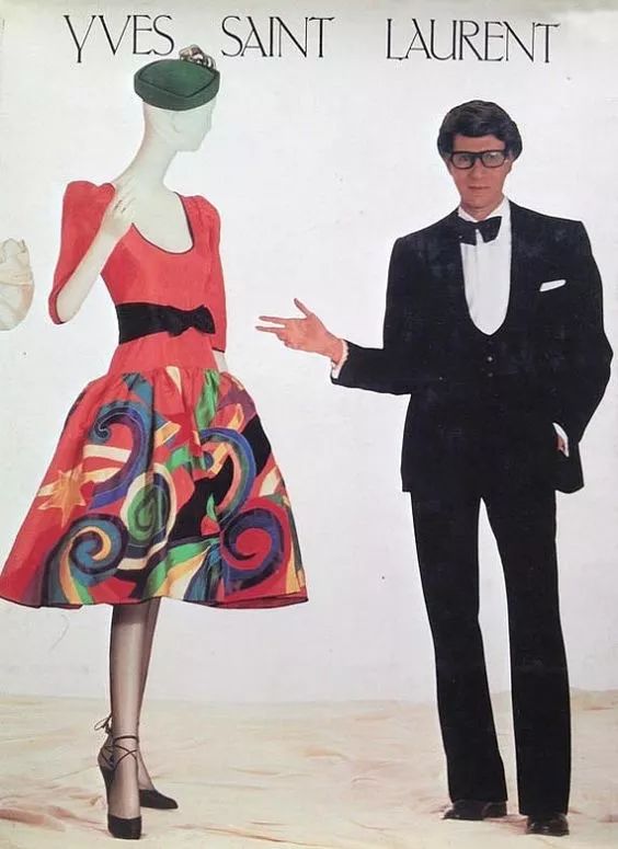 那个卖口红的YSL,教会女孩不色情的穿黑*袜丝**