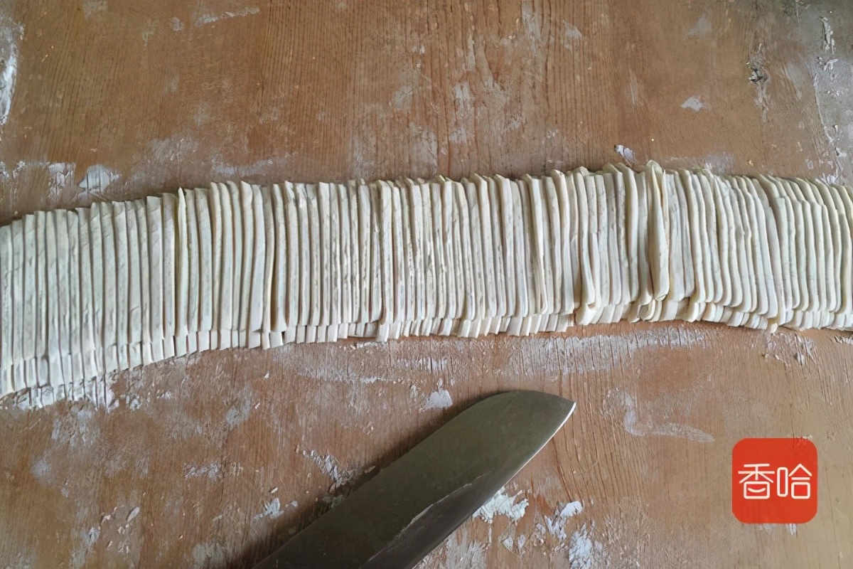 做面条筋道的方法,做面条怎样和面不破