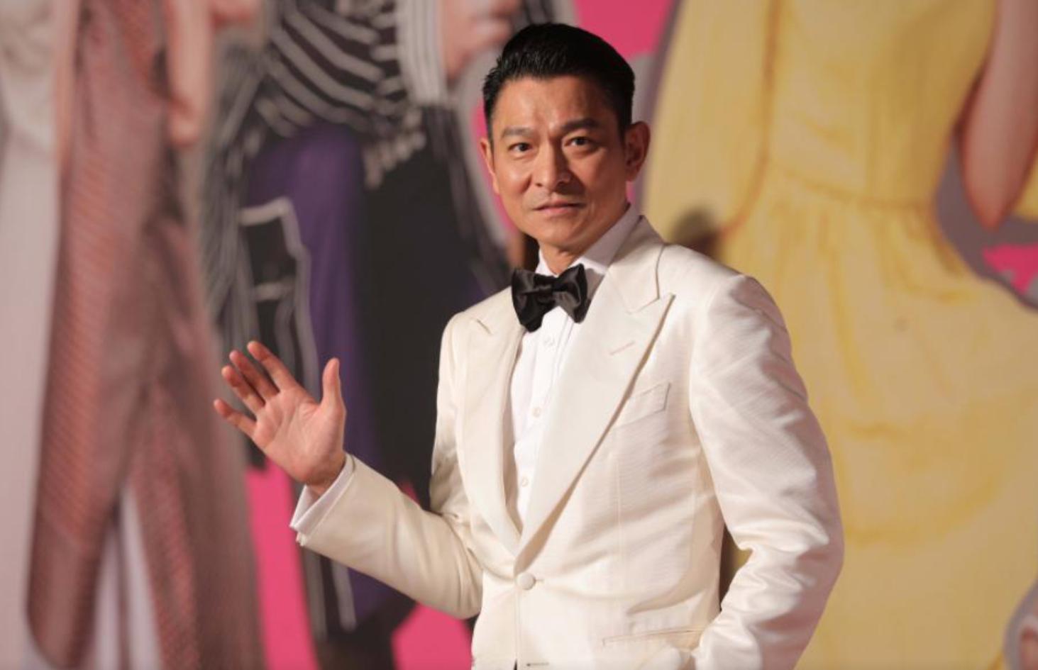 14年过去了，那个为追星致父亲跳海自杀的杨丽娟，现状如何？