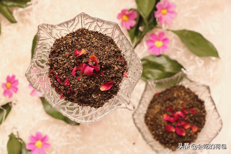 吃黑芝麻好处多,教你懒人做法,做一次吃半个月,随吃随取真省事