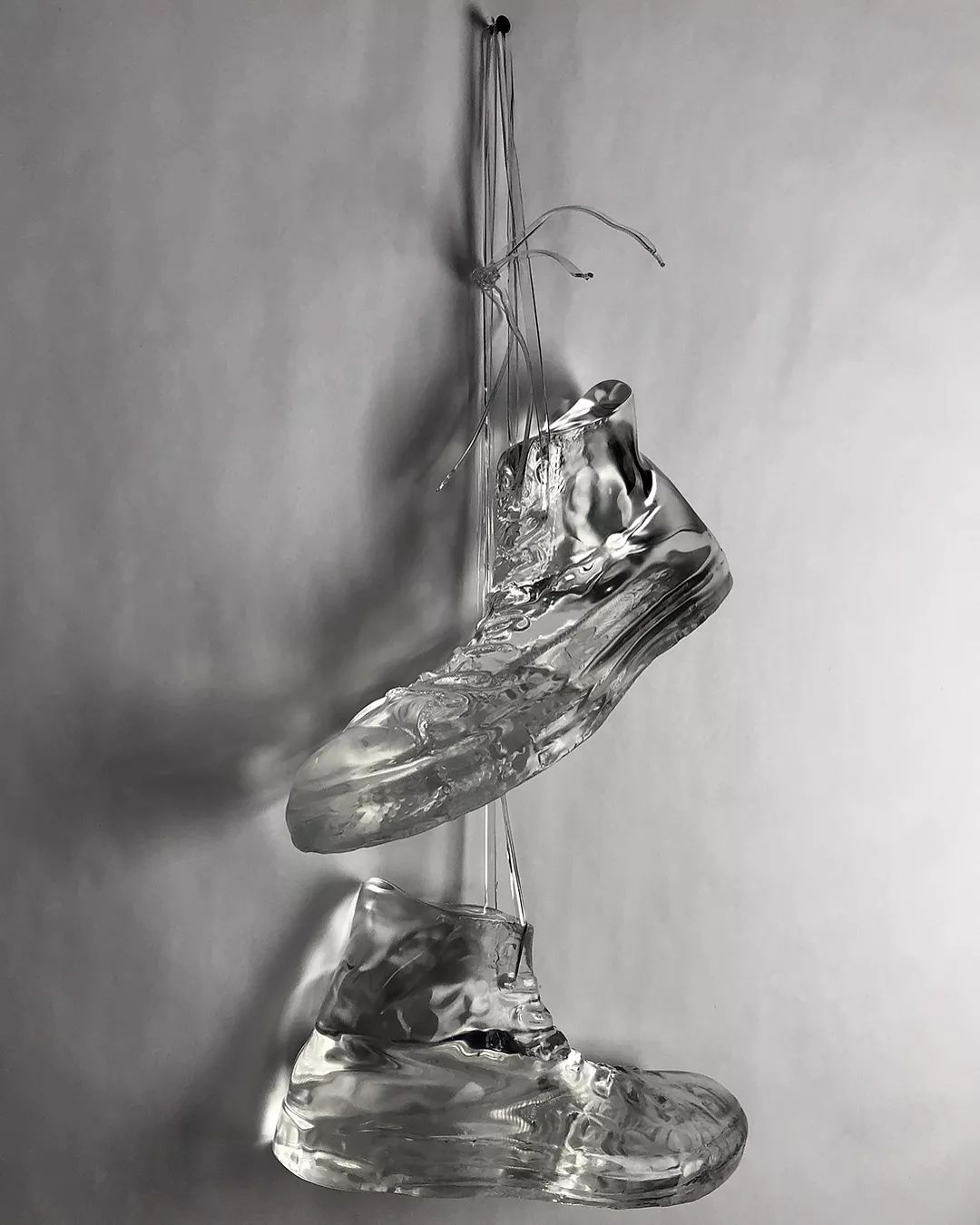 当初忍痛买的万元球鞋,被你们说拆就拆,你有想过我的感受吗?