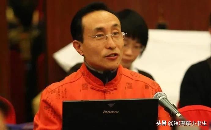 巩汉林晒全家福引争议,巩汉林拍全家福