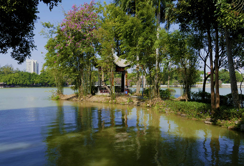 惠州西湖苏东坡小妾墓,惠州西湖和苏东坡有什么关系