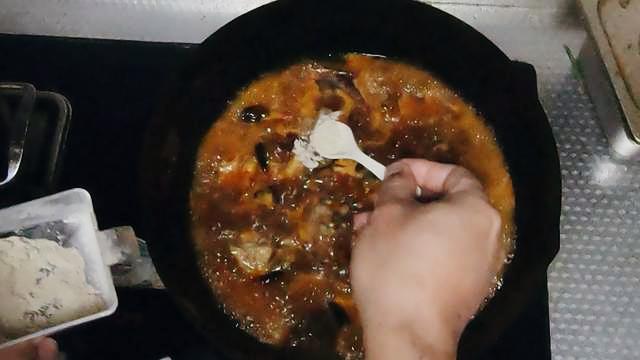 别再吃大盘鸡了！很多吃过的人为啥做不到？试着炒一次，忘掉很难