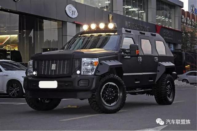 全球最霸气的十大越野车型,官员明星不敢买,油耗58升,可防枪击