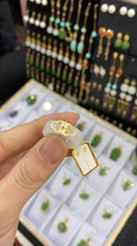 翡翠戒圈修复,玉戒圈裂了怎么办