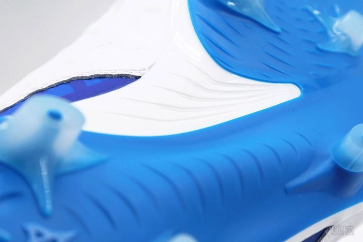 小屁孩吊打职业选手,mizunorebula三代评测