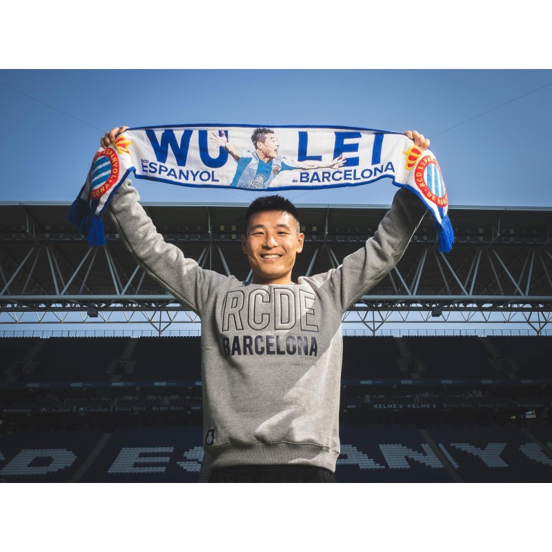 西班牙人为武磊定制的周边，不是每个球员都有的特权