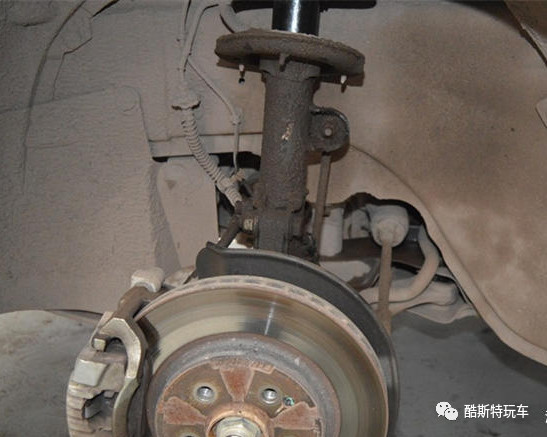 新m3000前减震器坏了怎么判断好坏,怎样检测减震器是否正常