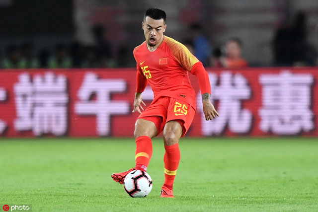 里皮球迷欢呼,里皮带领中国队球迷欢呼