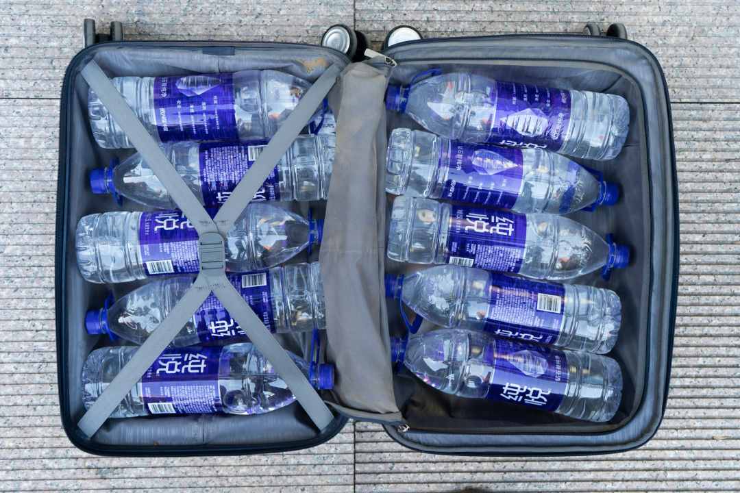 舒提啦1只旅行箱的革命，3年摔坏就换新，30米高空跌落测试合格