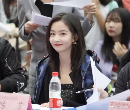 学识加成美得自然真实！温大老师像吴彦祖张震，思政老师撞脸Lisa