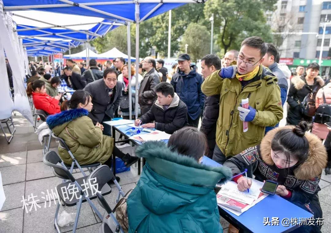 年轻人不进工厂宁愿在外面送外卖,工厂4500不包吃住不如送外卖