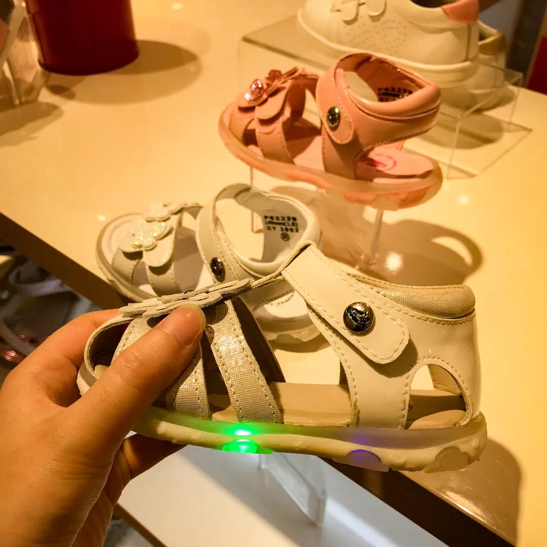 儿童哪一款凉鞋最好,哪个牌子的儿童凉鞋好穿推荐