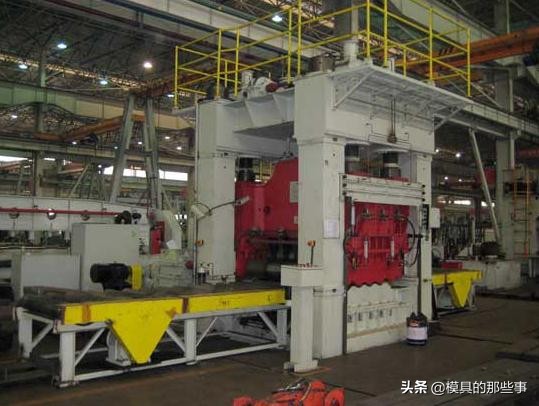 矫平机,无锡纵剪矫平机械设备