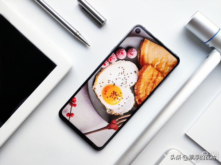 三星galaxya8s,三星galaxya8s评测