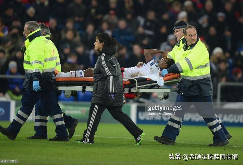 自称梅西曾辅佐他踢球，世界杯打假球贪得无厌头像被球迷印上美元