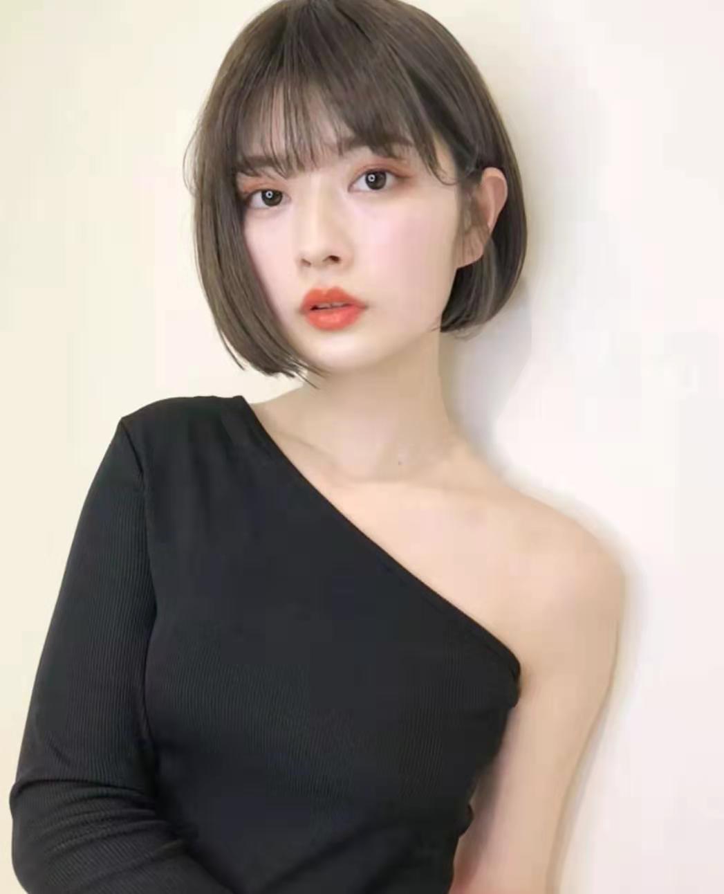 脸比较圆适合什么发型显脸小,脸大脸圆适合什么发型减龄