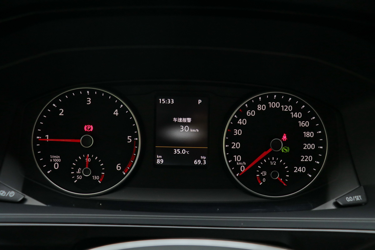 进口大众multivan精彩实拍展示,19年大众帕萨特混动试驾