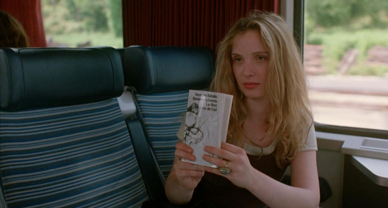 如果你的爱情总被节日折磨，那么请看看“爱在三部曲”吧