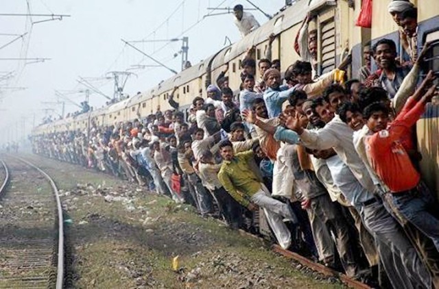 甘地妻子患病奄奄一息,请求丈夫买青霉素,却遭其生气大喊:不